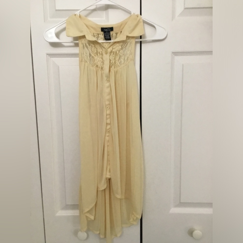 Rue21 Cream Lace Top M